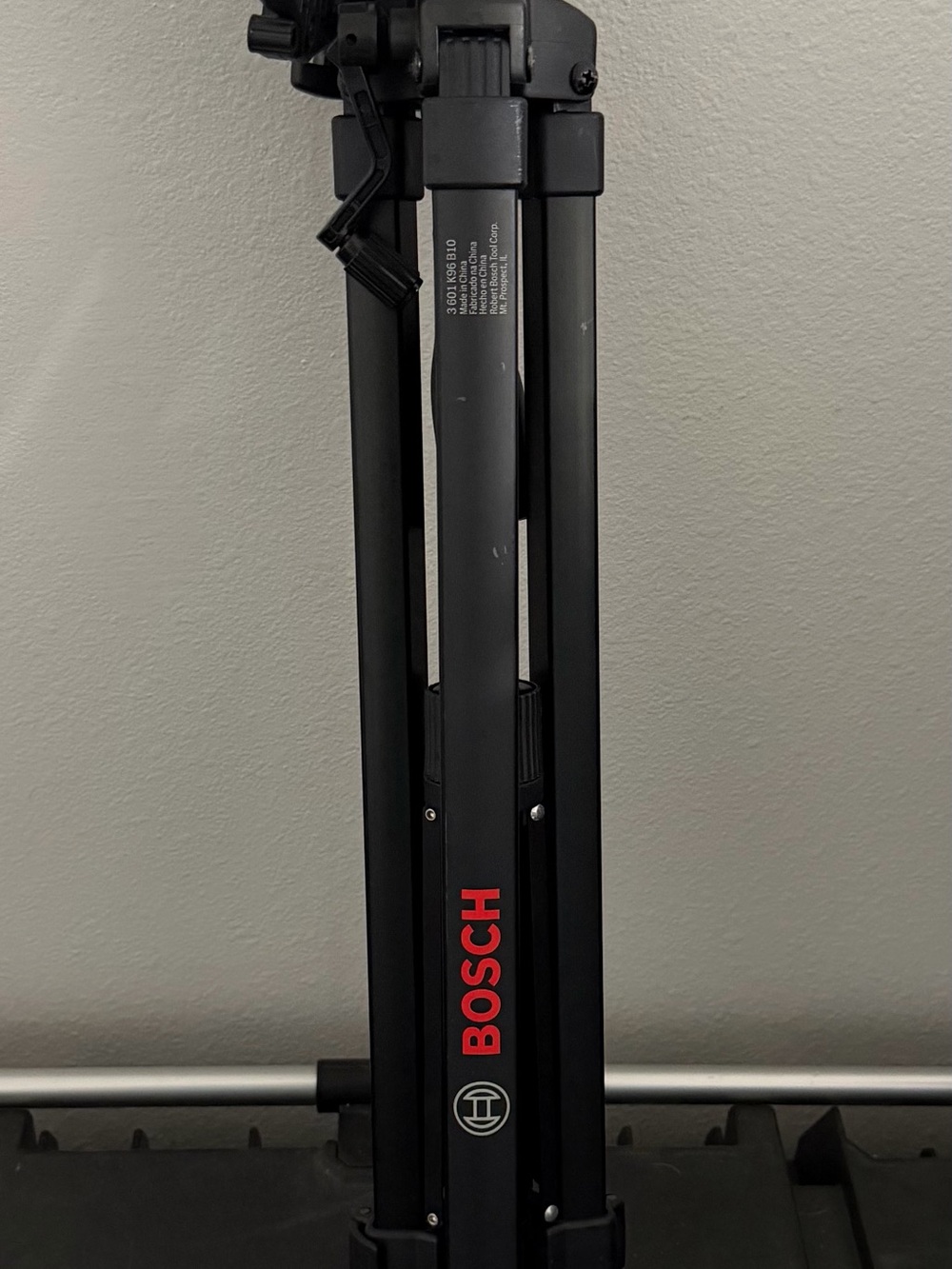 Camera tripod
